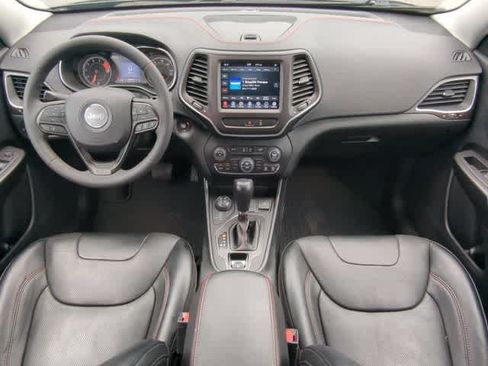 Used 2022 Jeep Cherokee Trailhawk w/ Premium Leather Package AWD/4WD image 15