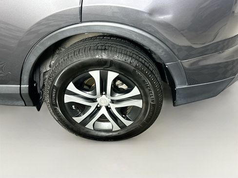Used 2017 Toyota RAV4 LE FWD image 11