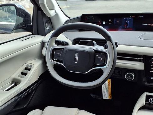 New 2026 Lincoln Navigator Reserve AWD/4WD image 11