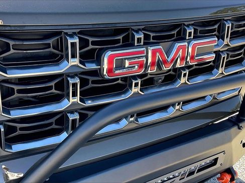 Used 2023 GMC Canyon AT4 w/ AT4 Premium Package image 34
