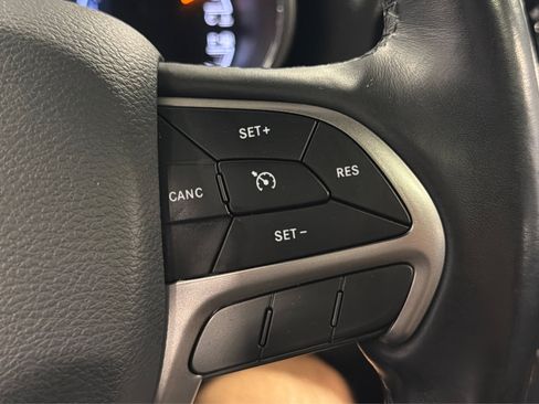 Used 2019 Jeep Grand Cherokee Limited AWD/4WD image 37
