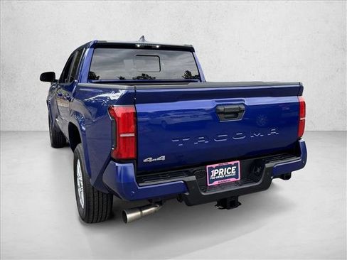 Certified 2025 Toyota Tacoma SR5 AWD/4WD image 5