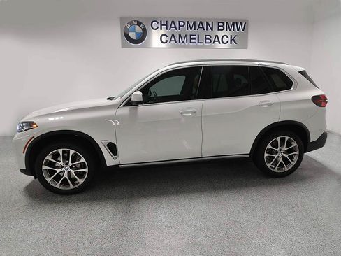 Used 2024 BMW X5 sDrive40i w/ Parking Assistance Package RWD image 3