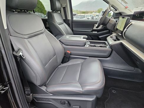 Used 2025 Ford Expedition Active AWD/4WD image 54
