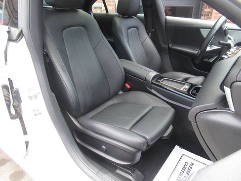 Used 2025 Mercedes-Benz CLA 250 4MATIC image 5