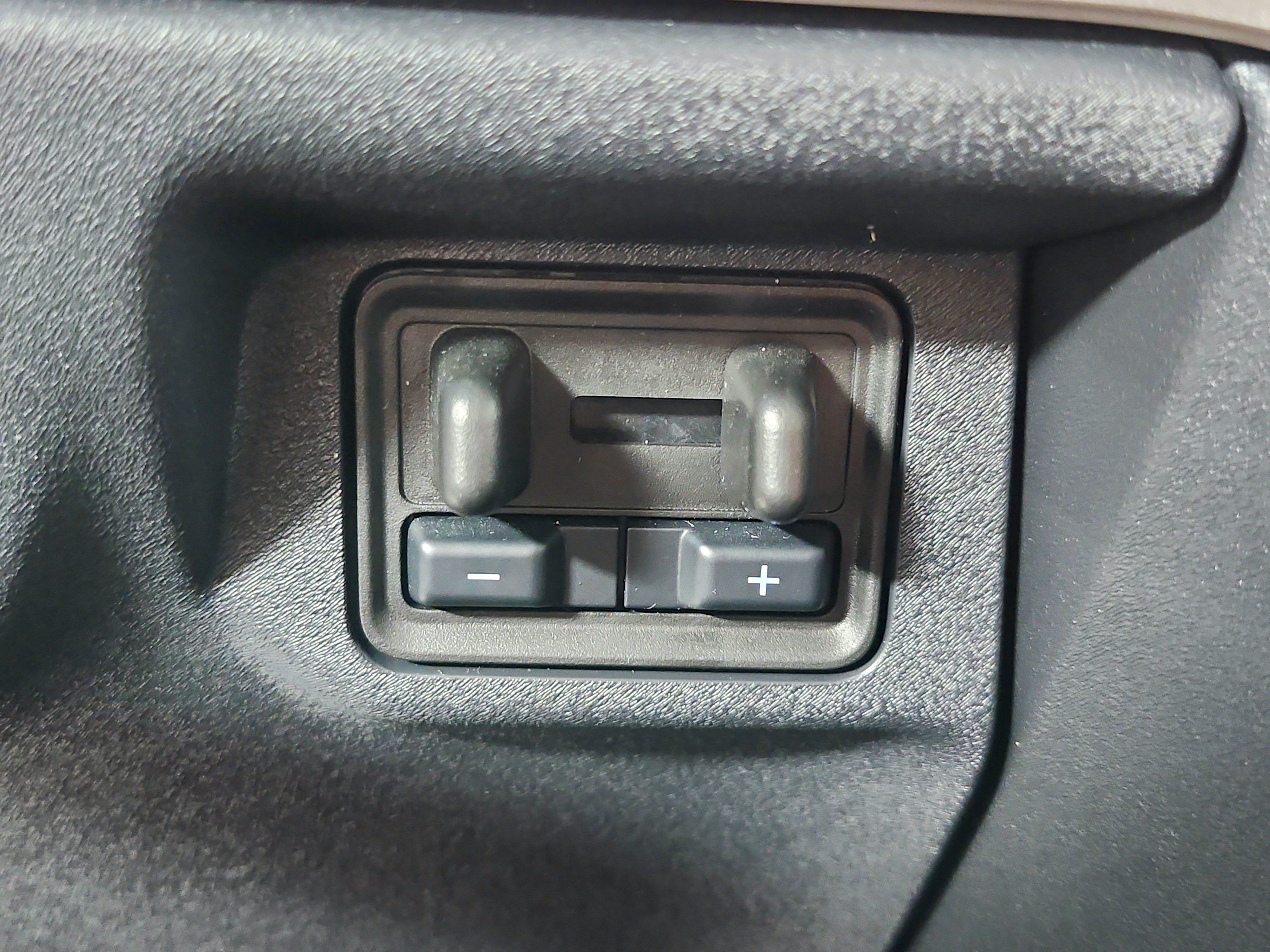 Used 2025 Ford Expedition Active AWD/4WD image 39