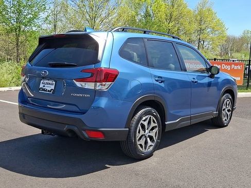 Certified 2022 Subaru Forester Premium AWD/4WD image 7