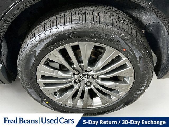Used 2024 Toyota Venza XLE AWD/4WD image 38