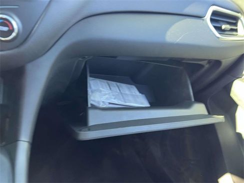 Used 2023 Chevrolet Equinox LT image 34