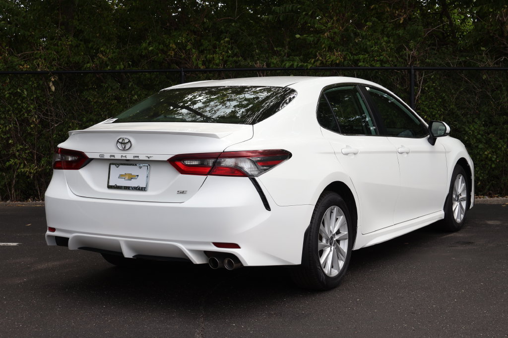 Used 2024 Toyota Camry SE FWD image 8