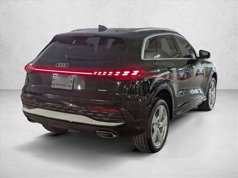 New 2025 Audi Q5 Premium Plus image 2