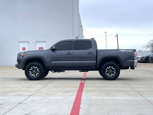 Used 2021 Toyota Tacoma TRD Off-Road AWD/4WD image 3
