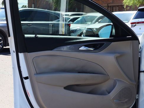 Used 2018 Buick Regal Preferred w/ Sights and Sounds Package image 32