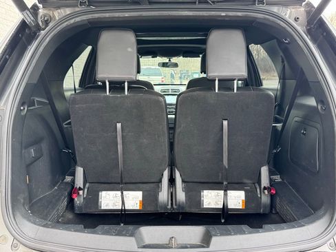 Used 2018 Ford Explorer XLT w/ Equipment Group 202A image 21