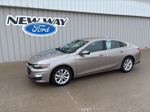 Used 2023 Chevrolet Malibu LT FWD image 1