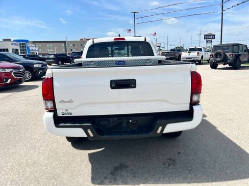 Used 2021 Toyota Tacoma SR w/ SR Convenience Package AWD/4WD image 7