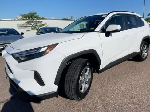 Used 2025 Toyota RAV4 XLE AWD/4WD image 6