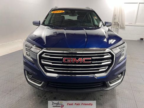 Used 2022 GMC Terrain SLT image 2