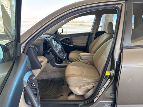 Used 2012 Toyota RAV4 4WD w/ Value Pkg image 10