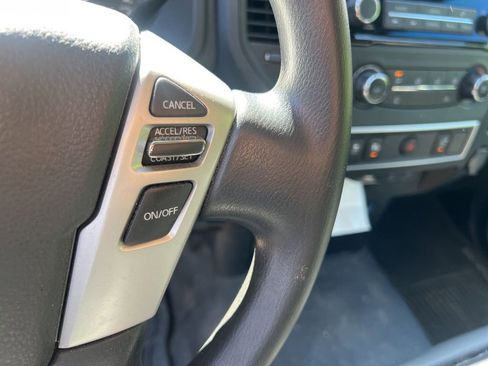 Used 2021 Nissan Titan S w/ S Utility Package RWD image 21