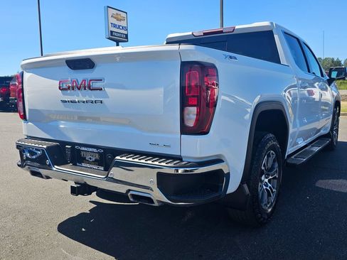 Used 2024 GMC Sierra 1500 SLE w/ Preferred Package AWD/4WD image 3