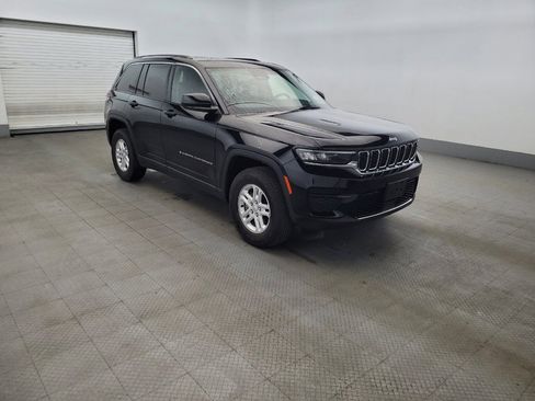 Used 2023 Jeep Grand Cherokee Laredo w/ Luxury Tech Group I AWD/4WD image 13