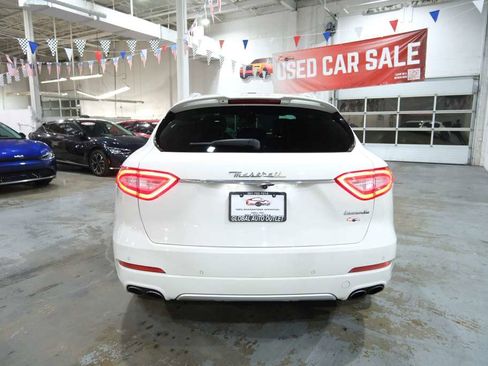 Used 2017 Maserati Levante S image 9