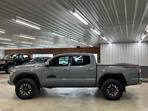Used 2020 Toyota Tacoma TRD Off-Road image 9
