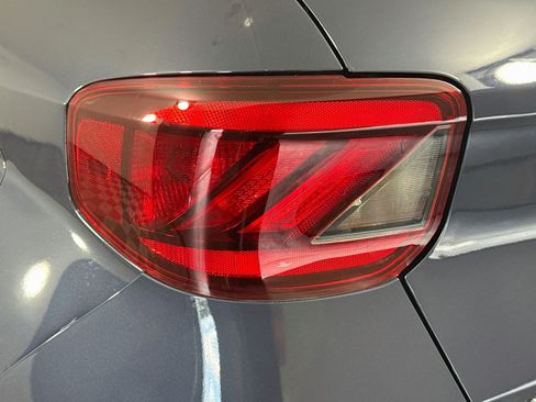 Used 2024 Hyundai Venue Limited FWD image 36