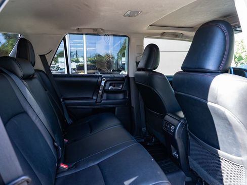 Used 2020 Toyota 4Runner TRD Off-Road Premium w/ Moonroof Package AWD/4WD image 29