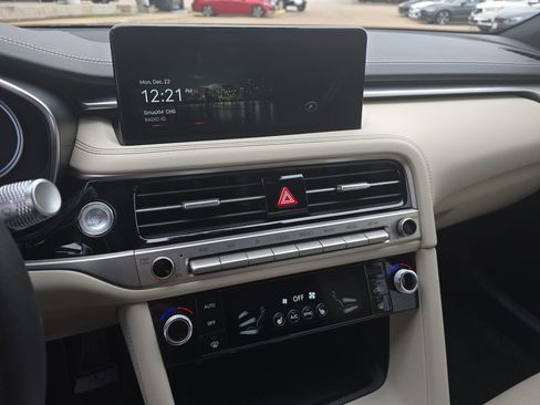 Used 2026 Genesis G70 2.5T image 19