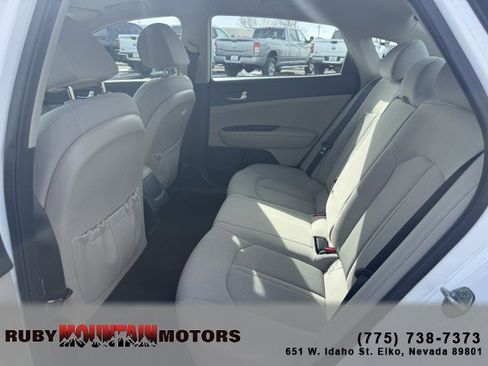 Used 2018 Kia Optima LX w/ 17" Alloy Wheels Package image 20