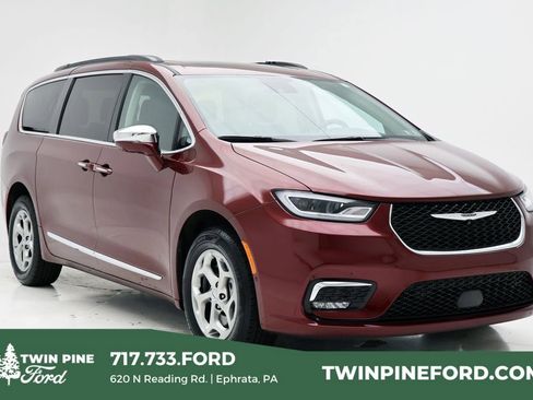 Used 2022 Chrysler Pacifica Limited AWD/4WD image 1