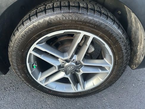 Used 2017 Hyundai Santa Fe FWD image 39