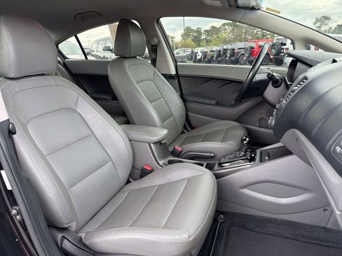 Used 2017 Kia Forte EX FWD image 22