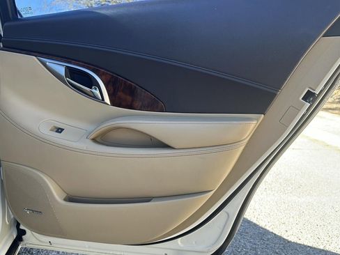 Used 2010 Buick LaCrosse CXS image 14