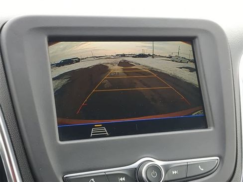 Used 2019 Chevrolet Equinox LT w/ Driver Convenience Package image 27