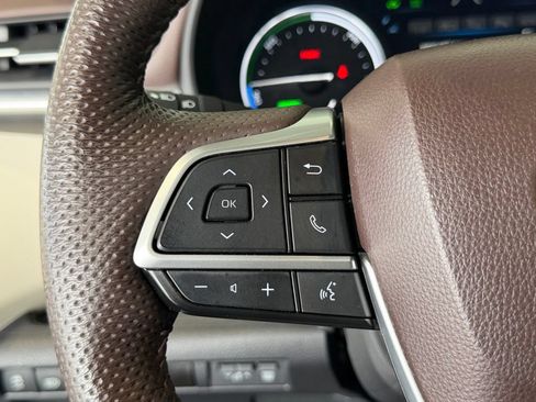 Certified 2024 Toyota Sienna Platinum w/ Protection Package (TMS) AWD/4WD image 26