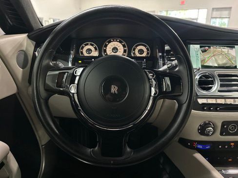 Used 2015 Rolls-Royce Wraith RWD image 64