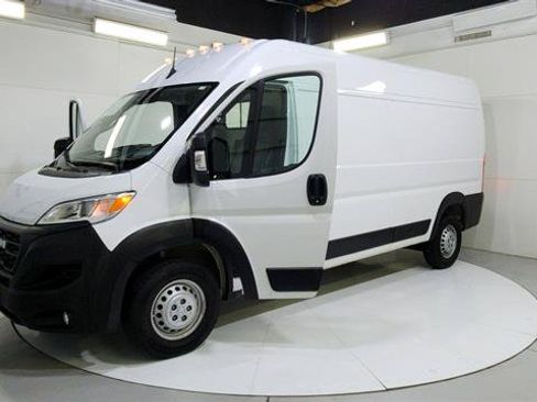 Used 2025 RAM ProMaster 2500 w/ Convenience Group FWD image 29