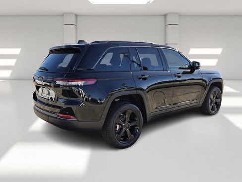 New 2026 Jeep Grand Cherokee Limited w/ Limited Altitude Package image 5