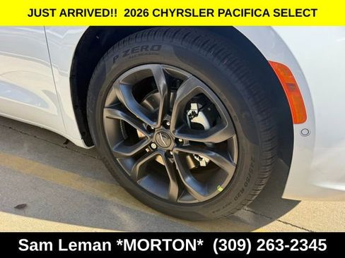 New 2026 Chrysler Pacifica Select image 3
