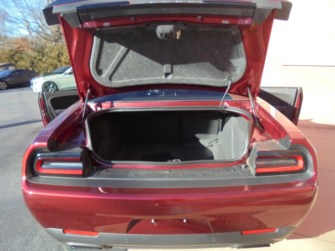 Used 2020 Dodge Challenger SRT Hellcat RWD image 31