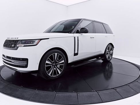 Used 2025 Land Rover Range Rover SE AWD/4WD image 10