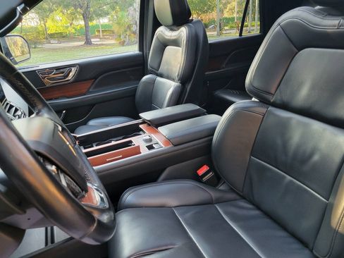 Used 2024 Lincoln Navigator L 4WD image 26