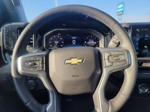 Used 2024 Chevrolet Silverado 1500 LT image 9