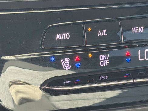 Used 2022 Chevrolet Bolt EUV Premier w/ Sun & Sound Package image 15