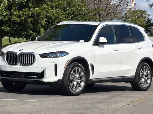 Used 2026 BMW X5 sDrive40i w/ Premium Package RWD image 9