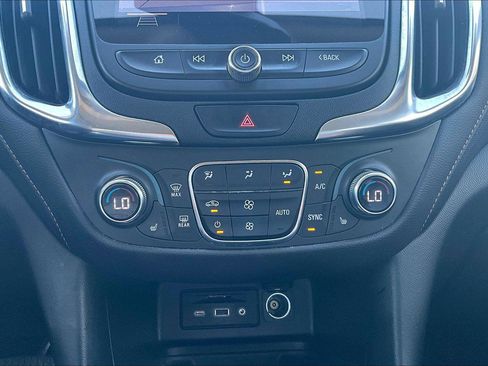 Used 2021 Chevrolet Equinox Premier AWD/4WD image 30
