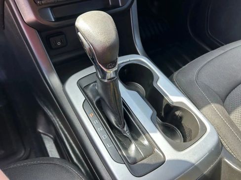 Used 2022 Chevrolet Colorado LT w/ Fleet Safety Package image 22